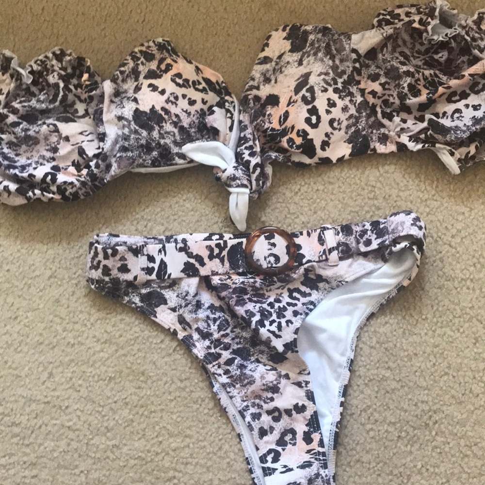 Bikini top and bottom - Picture 3 of 5